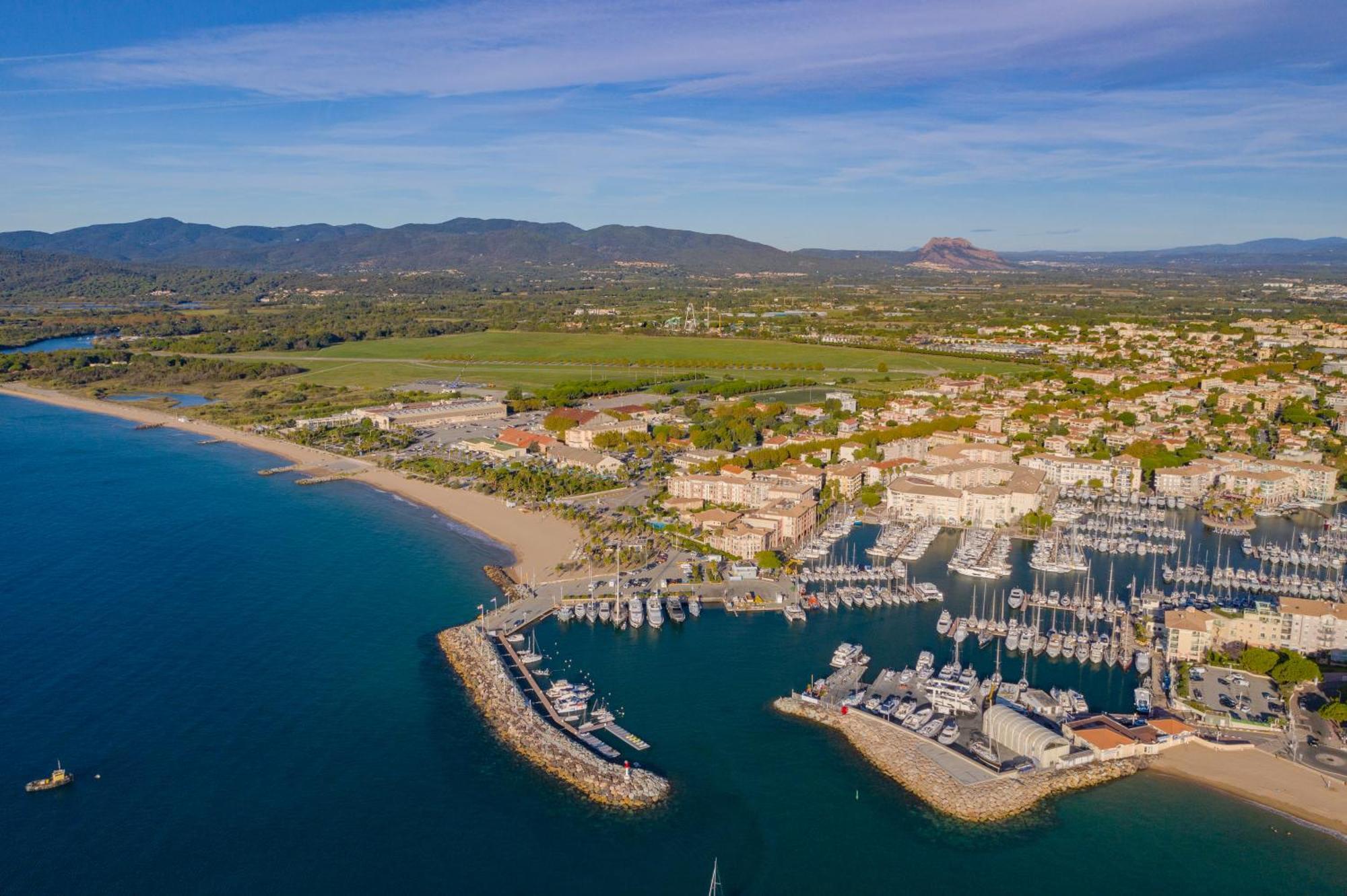 Les Palmiers Hotel