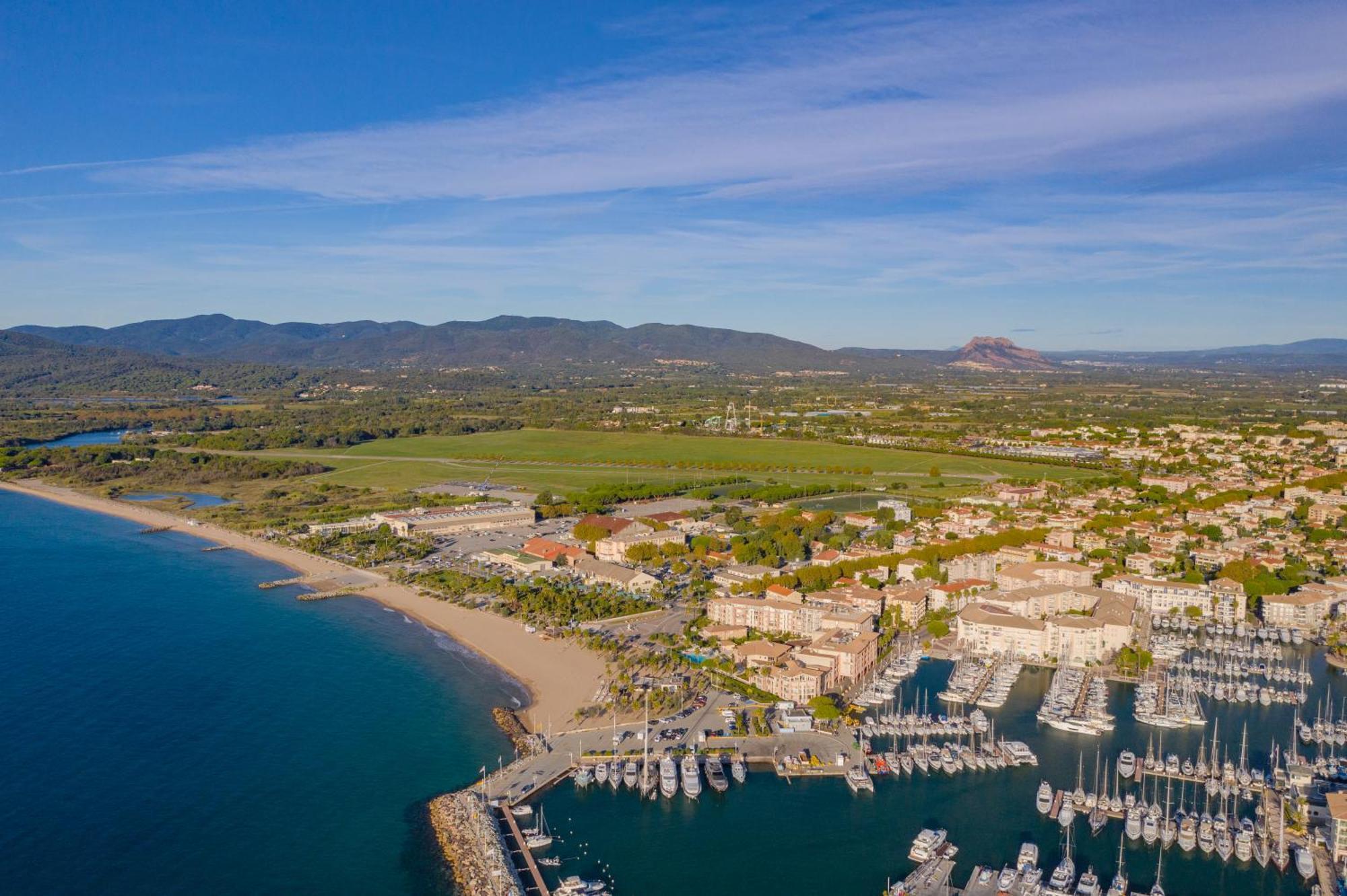 Les Palmiers Hotel